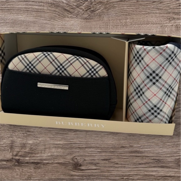 Burberry Cosmetics ケース&ハンカチーフギフトセット 【公式通販】